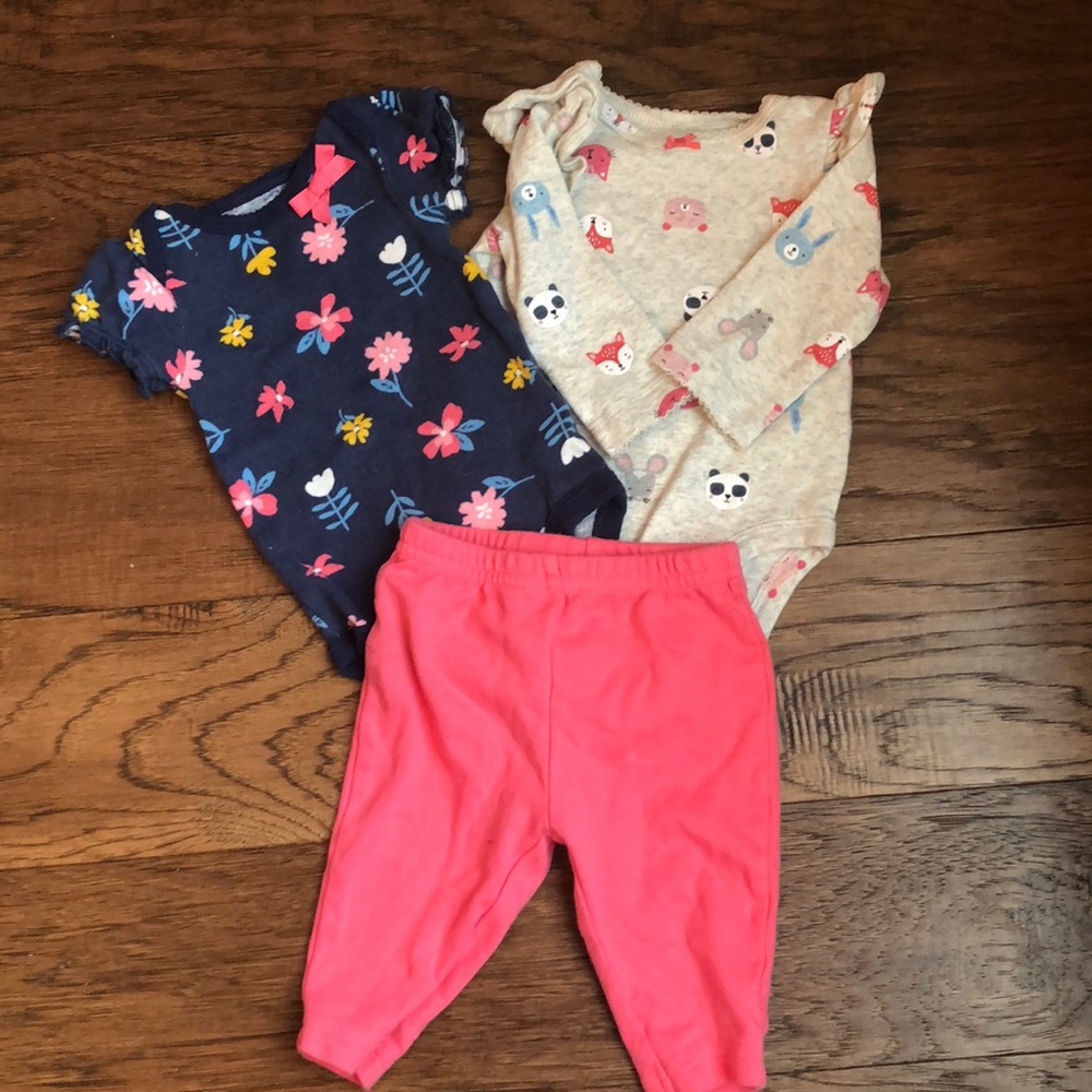 Carter’s baby girl 3 month onesies and pants lot